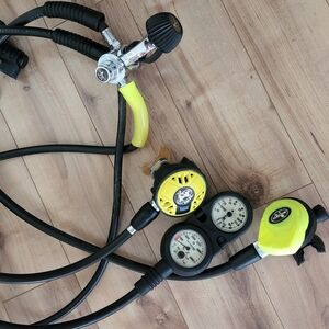 High-Performance Yellow and Black Diving Regulator Set